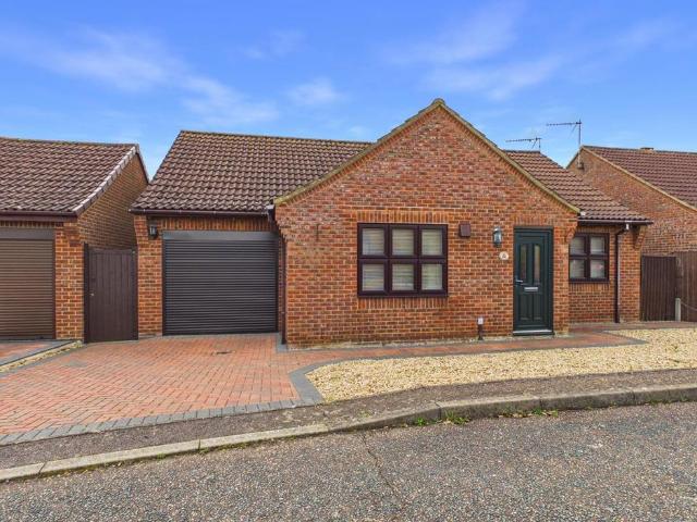 2 bedroom detached bungalow for sale