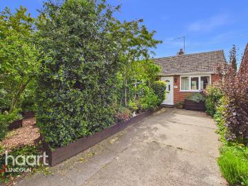 2 bedroom detached bungalow for sale
