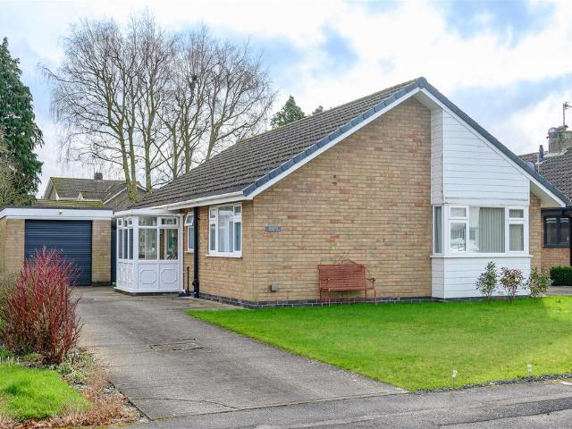 2 bedroom detached bungalow for sale