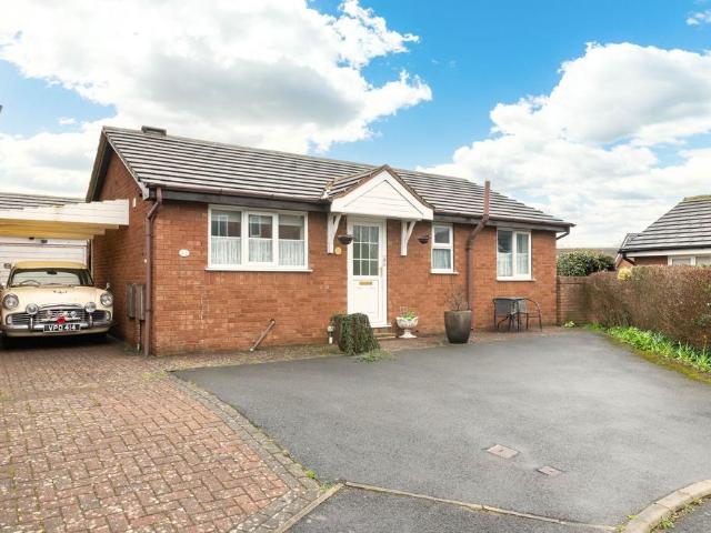2 bedroom detached bungalow for sale