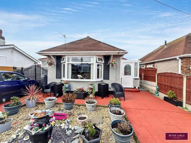 2 bedroom detached bungalow for sale