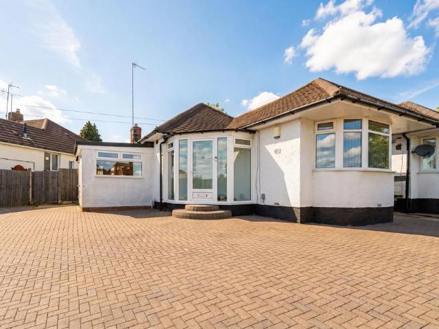 2 bedroom detached bungalow for sale