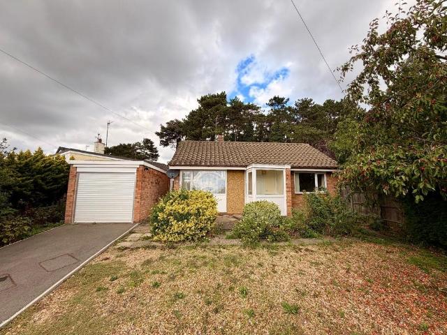 2 bedroom detached bungalow for sale