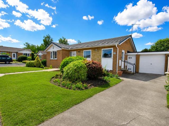 2 bedroom detached bungalow for sale