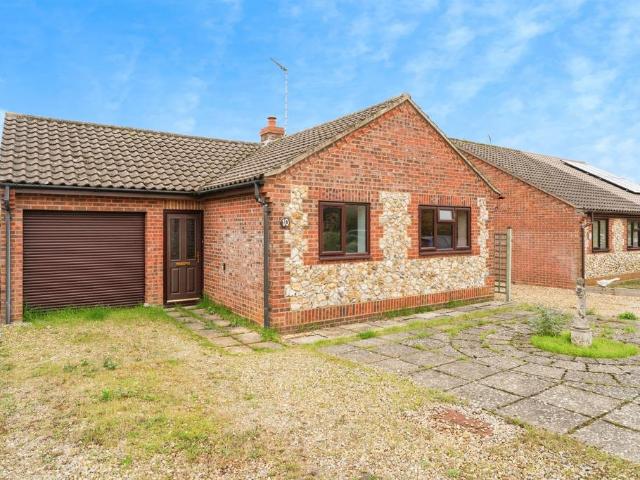 2 bedroom detached bungalow for sale
