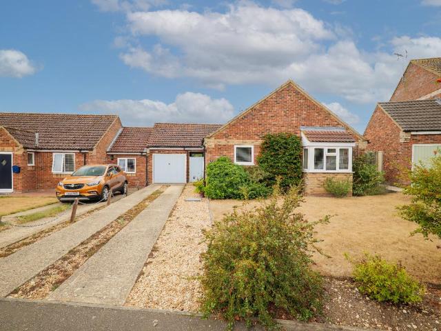 2 bedroom detached bungalow for sale