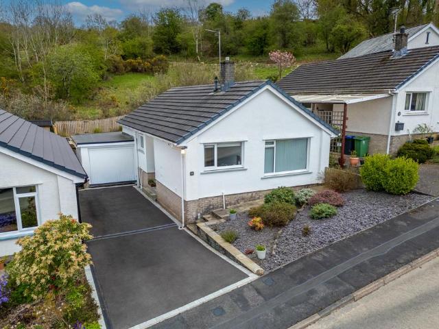 2 bedroom detached bungalow for sale