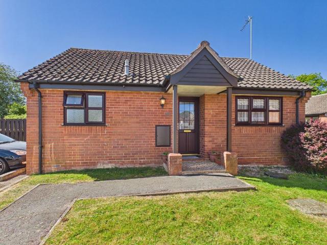 2 bedroom detached bungalow for sale