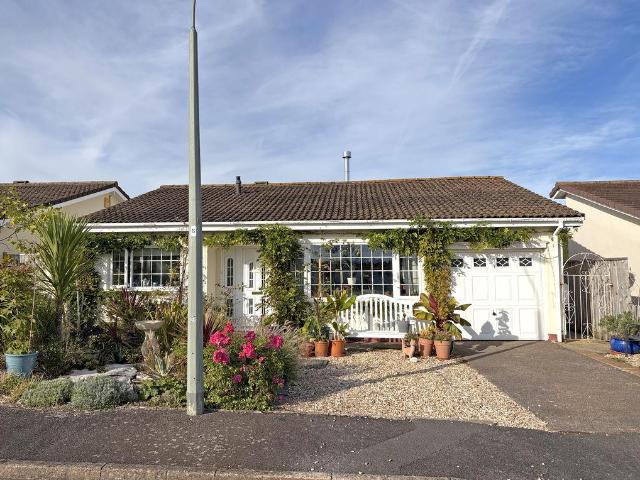 2 bedroom detached bungalow for sale