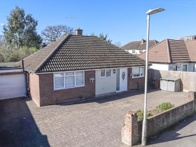 2 bedroom detached bungalow for sale