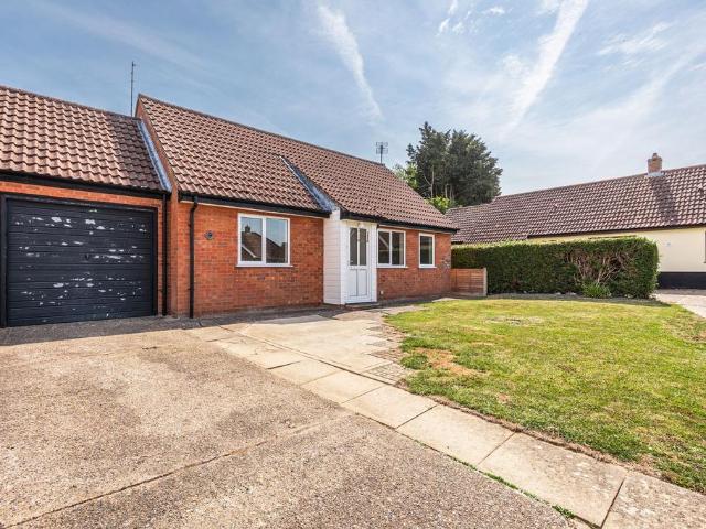 2 bedroom detached bungalow for sale