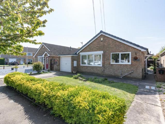 2 bedroom detached bungalow for sale