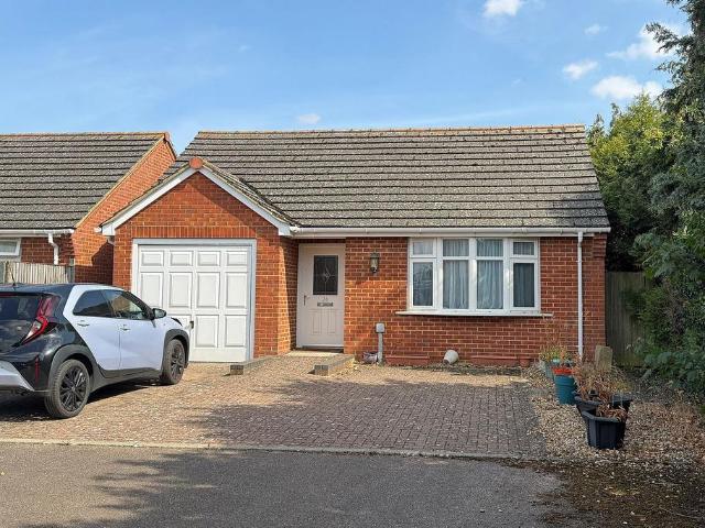 2 bedroom detached bungalow for sale