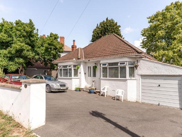 2 bedroom detached bungalow for sale