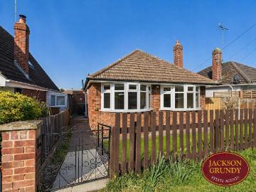 2 bedroom detached bungalow for sale