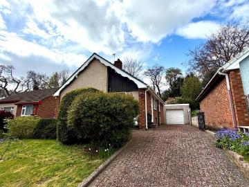 2 bedroom detached bungalow for sale