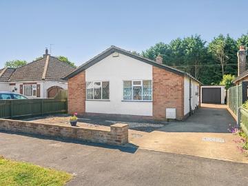 2 bedroom detached bungalow for sale