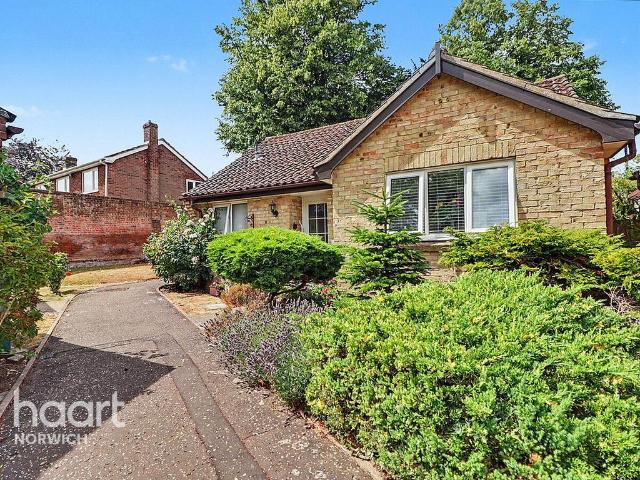 2 bedroom detached bungalow for sale