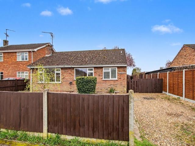 2 bedroom detached bungalow for sale