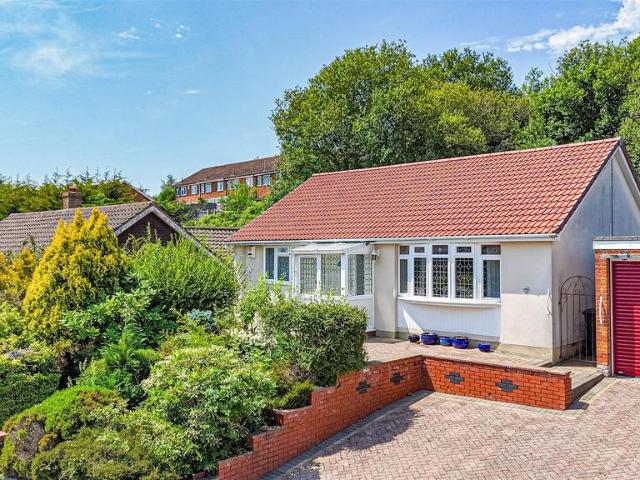 2 bedroom detached bungalow for sale