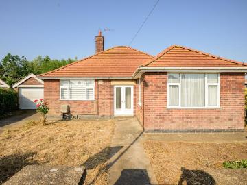 2 bedroom detached bungalow for sale