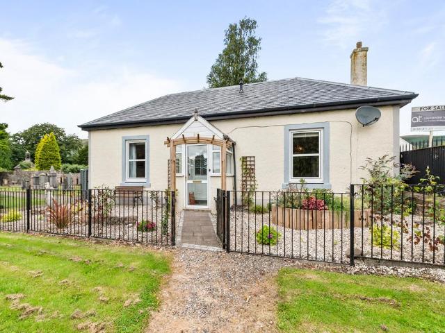 2 bedroom detached bungalow for sale