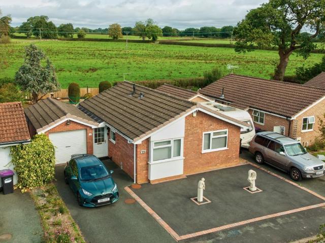 2 bedroom detached bungalow for sale