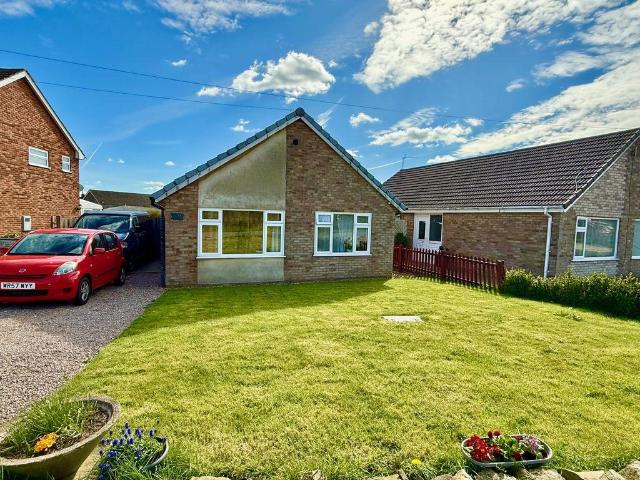 2 bedroom detached bungalow for sale