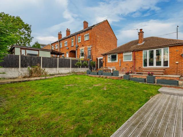 2 bedroom detached bungalow for sale
