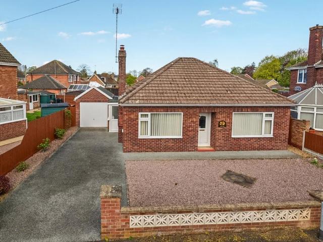 2 bedroom detached bungalow for sale