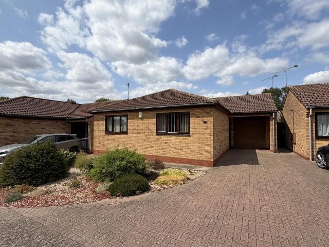 2 bedroom detached bungalow for sale