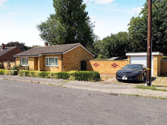2 bedroom detached bungalow for sale