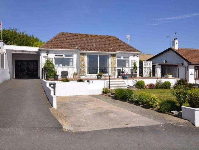 2 bedroom detached bungalow for sale