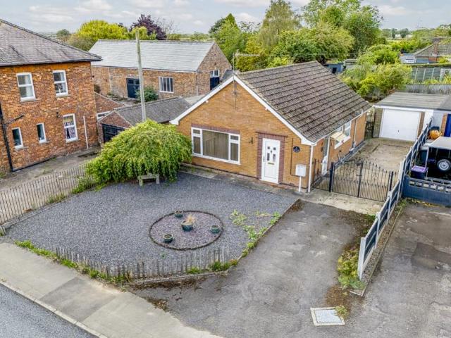 2 bedroom detached bungalow for sale
