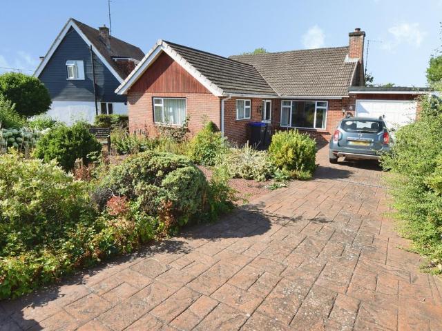 2 bedroom detached bungalow for sale