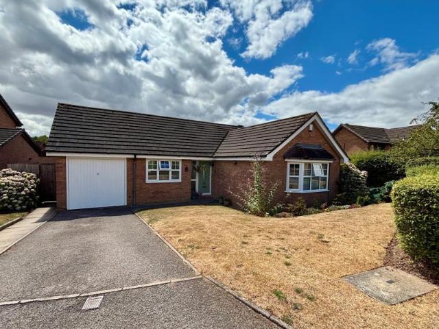 2 bedroom detached bungalow for sale