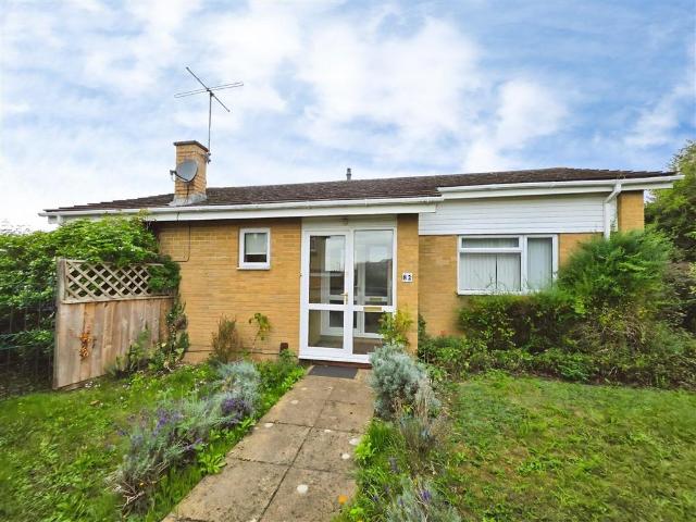 2 bedroom detached bungalow for sale