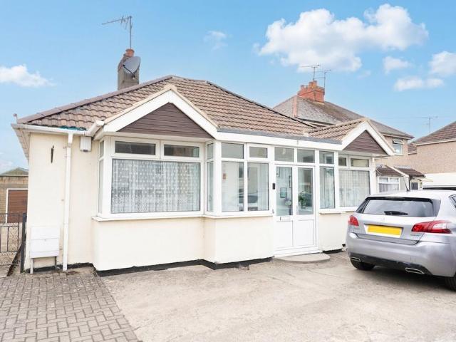 2 bedroom detached bungalow for sale