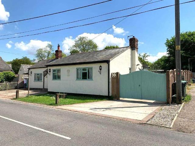 2 bedroom detached bungalow for sale