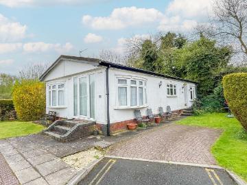 2 bedroom detached bungalow for sale