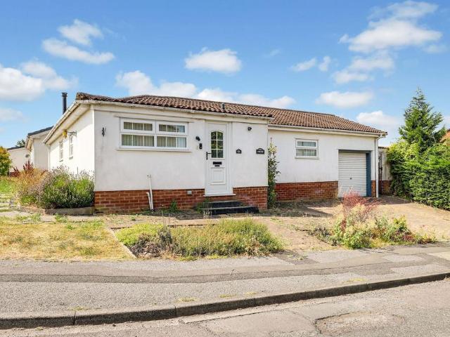 2 bedroom detached bungalow for sale