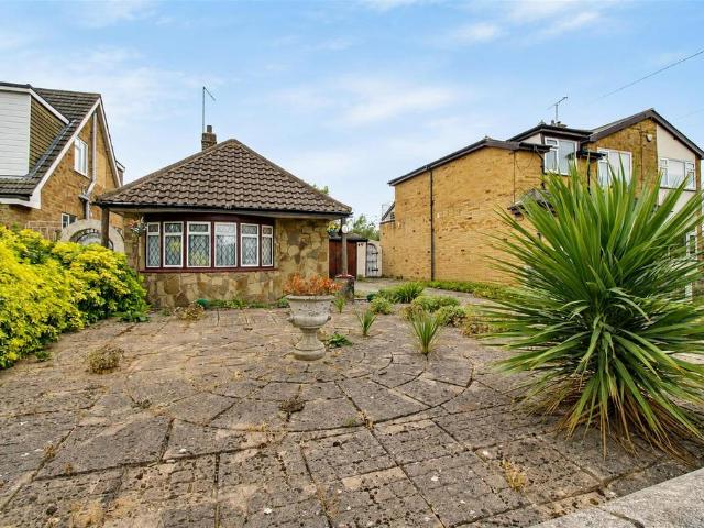 2 bedroom detached bungalow for sale