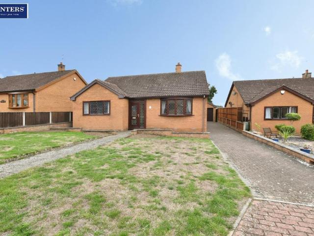 2 bedroom detached bungalow for sale