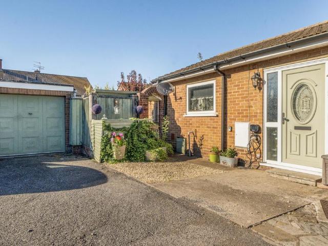 2 bedroom detached bungalow for sale