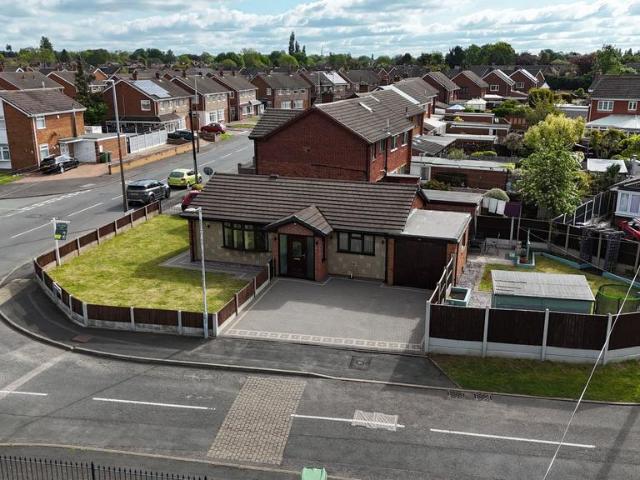2 bedroom detached bungalow for sale