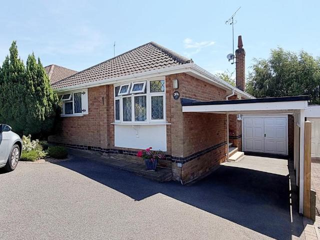 2 bedroom detached bungalow for sale