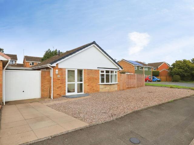 2 bedroom detached bungalow for sale