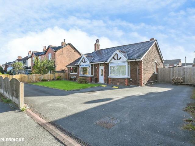 2 bedroom detached bungalow for sale
