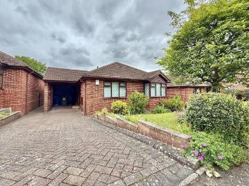 2 bedroom detached bungalow for sale