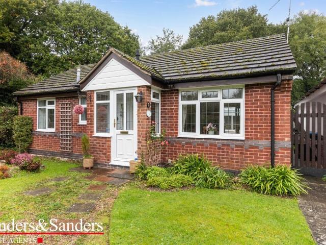 2 bedroom detached bungalow for sale